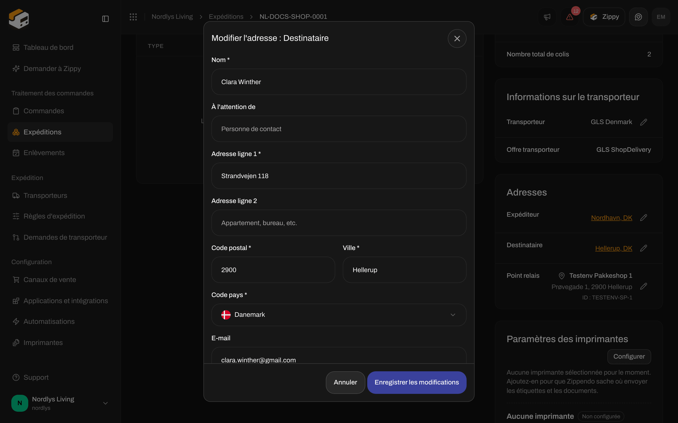 Fenêtre Modifier l'adresse : Destinataire avec À l'attention de, les lignes d'adresse, le code postal, la ville, le pays, l'e-mail et le téléphone