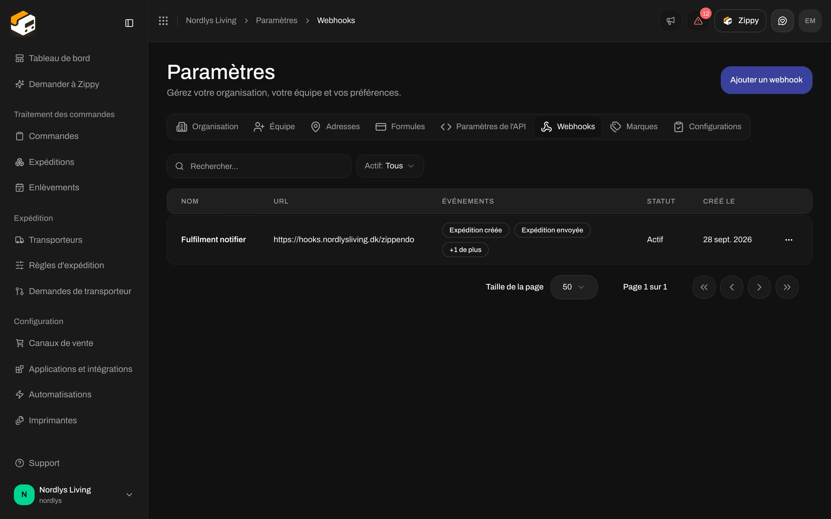 Onglet Webhooks des paramètres avec un webhook dans la liste et Ajouter un webhook dans l'en-tête