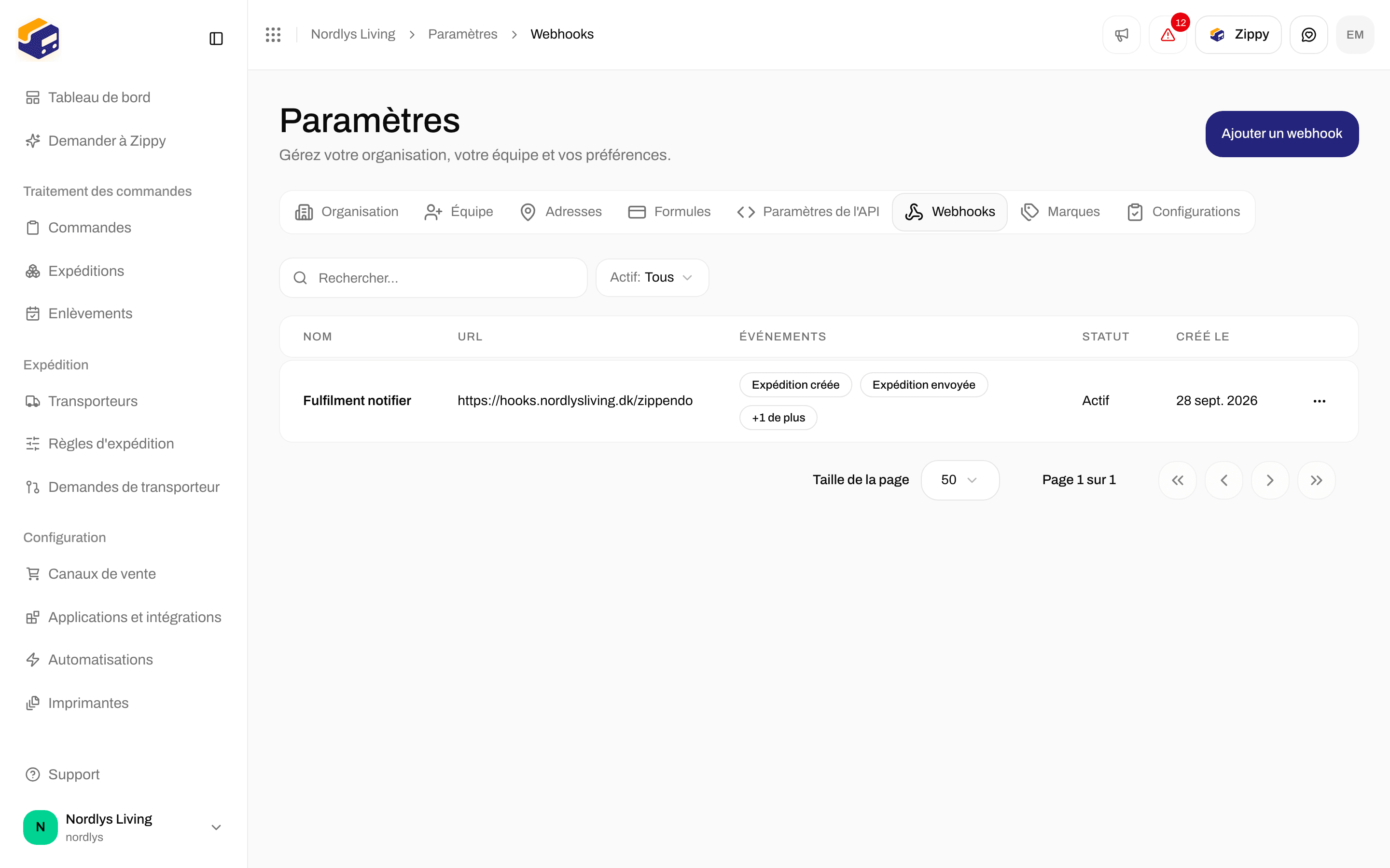 Onglet Webhooks des paramètres avec un webhook dans la liste et Ajouter un webhook dans l'en-tête