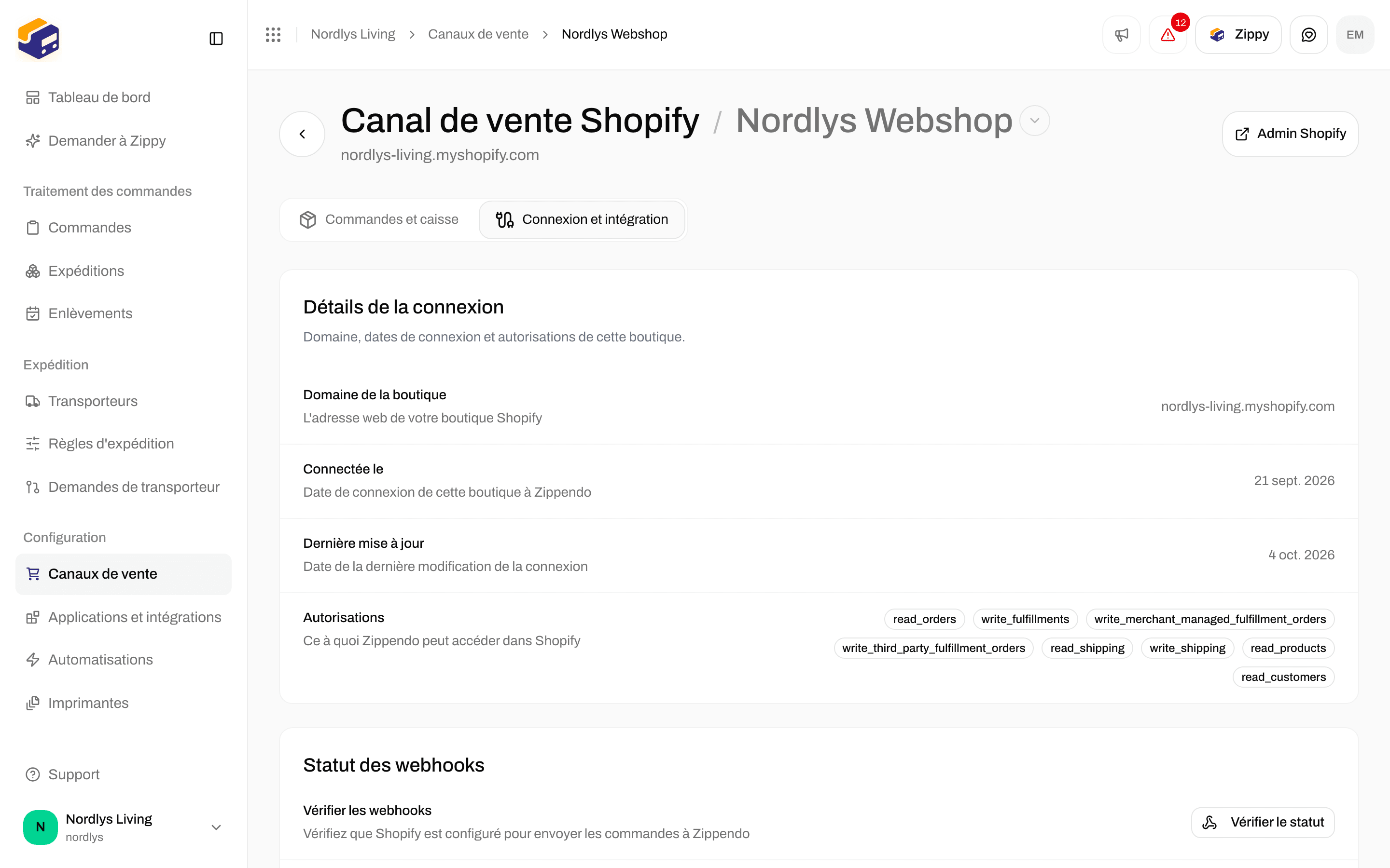 Onglet Connexion et intégration avec le domaine de la boutique, la date de connexion, les autorisations, et Statut des webhooks avec Vérifier le statut