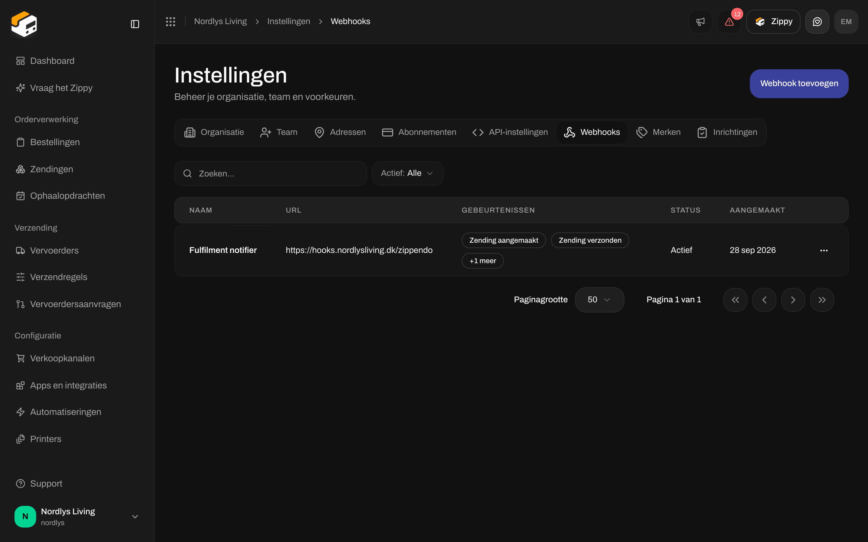 Tabblad Webhooks bij Instellingen met één webhook in de lijst en Webhook toevoegen in de kop