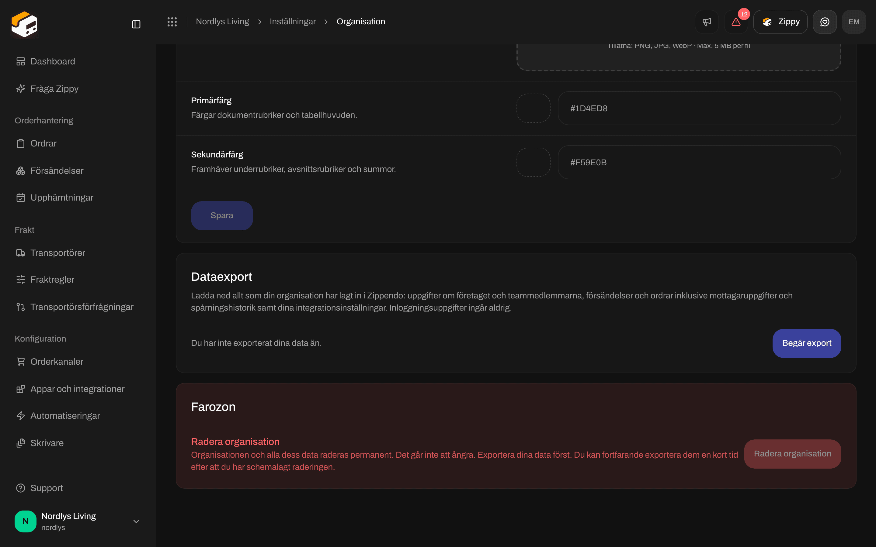Fliken Organisation nedbläddrad till profileringsfärgerna, Dataexport med Begär export och Farozon med en nedtonad knapp Radera organisation