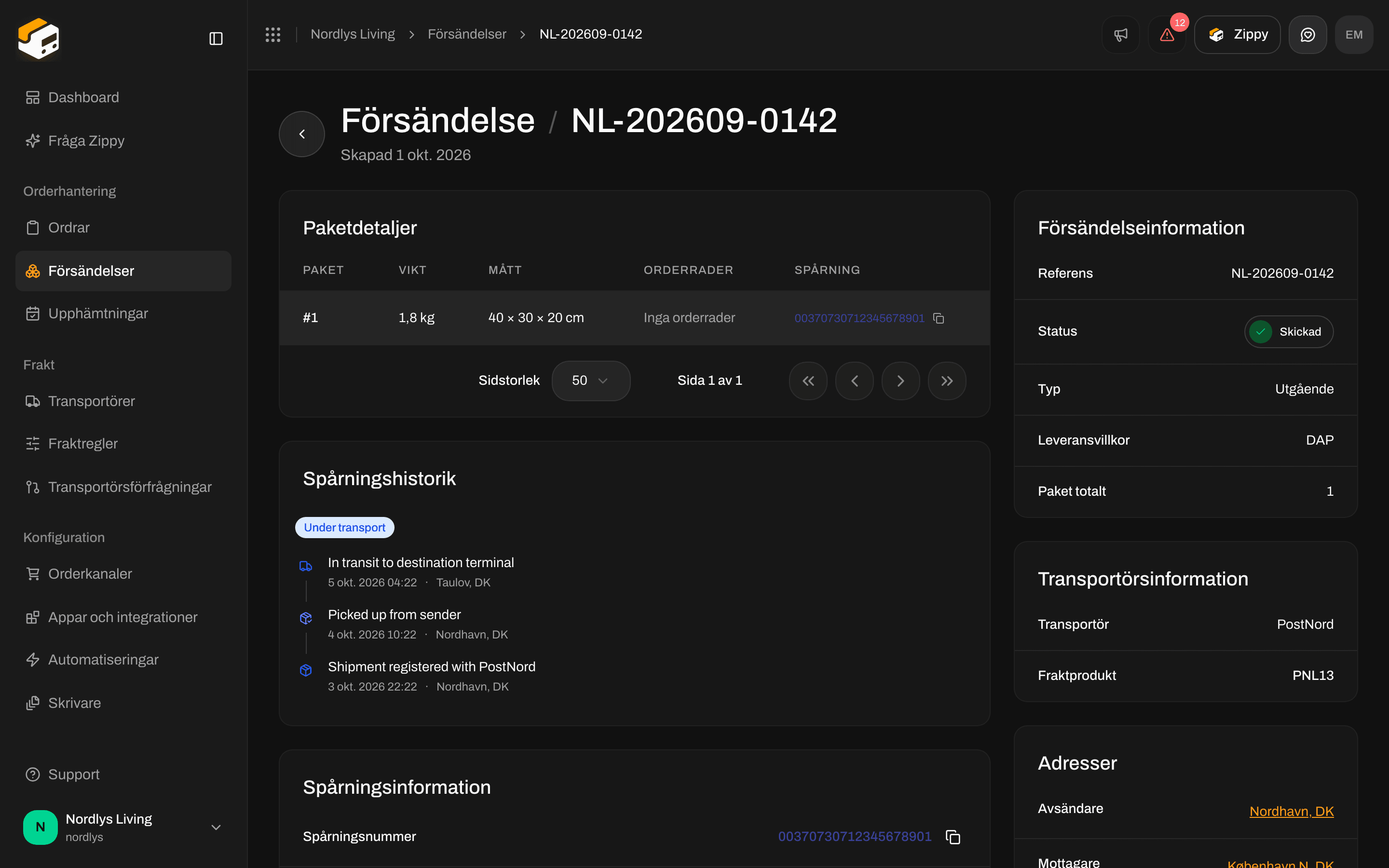 Försändelseöversikt med ett spårningsnummer i kolumnen Spårning i pakettabellen