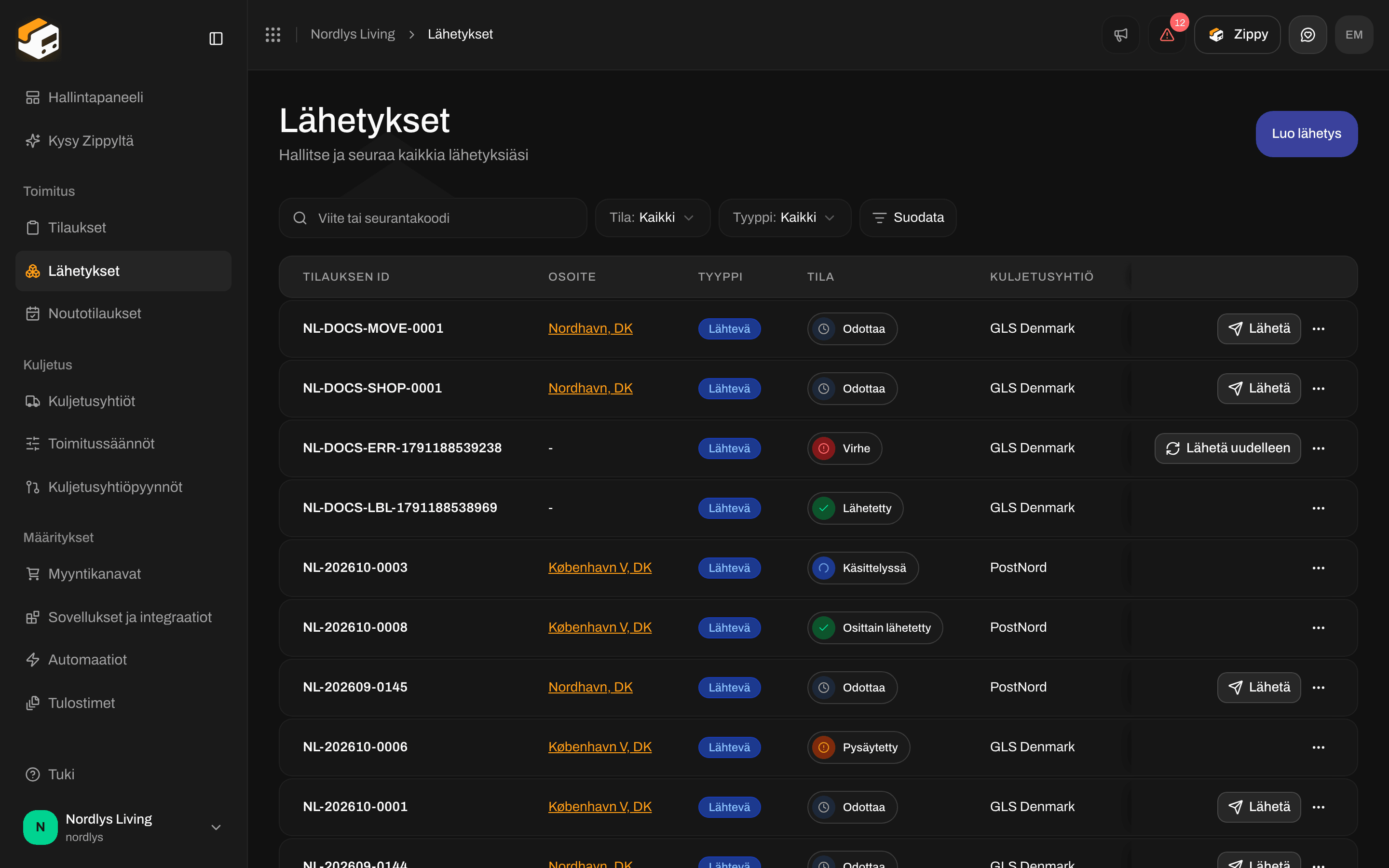 Lähetykset-luettelo, jossa Viite tai seurantakoodi -hakukenttä, Tila- ja Tyyppi-valinnat sekä Suodata-painike