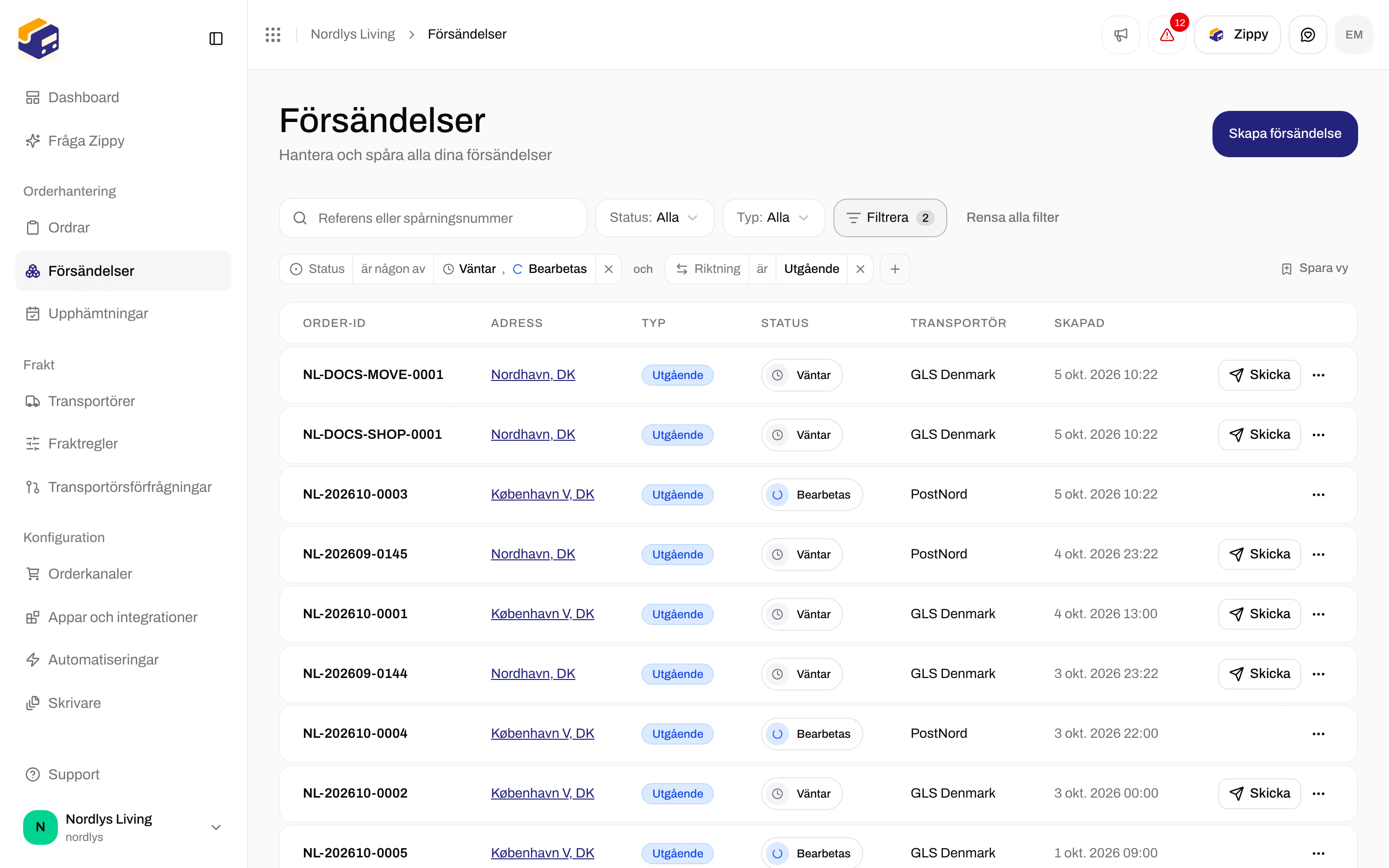 Försändelselista med en Status-tagg och en Direction-tagg