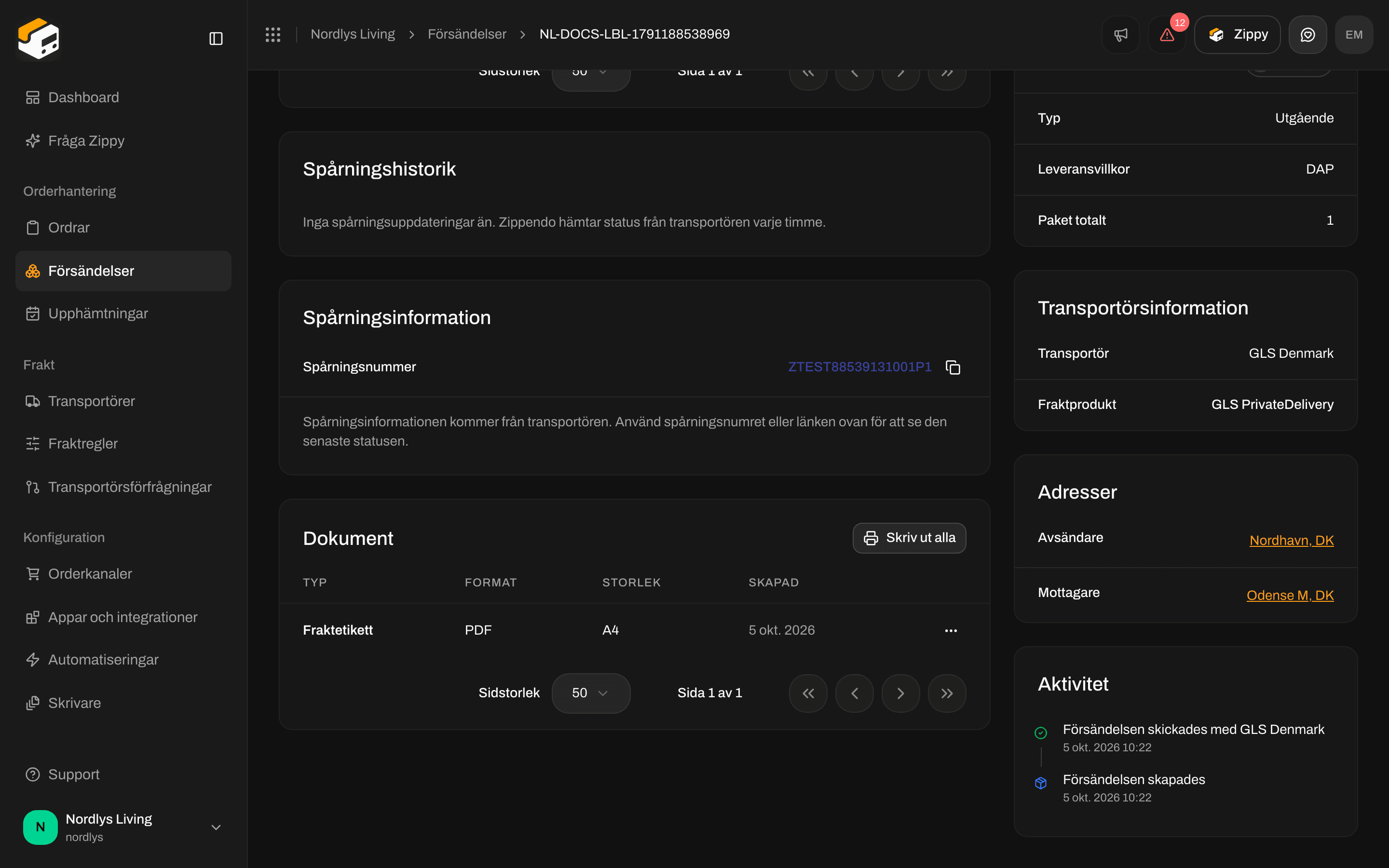 Försändelsens avsnitt Dokument med en rad Etikett i PDF-format och Skriv ut alla