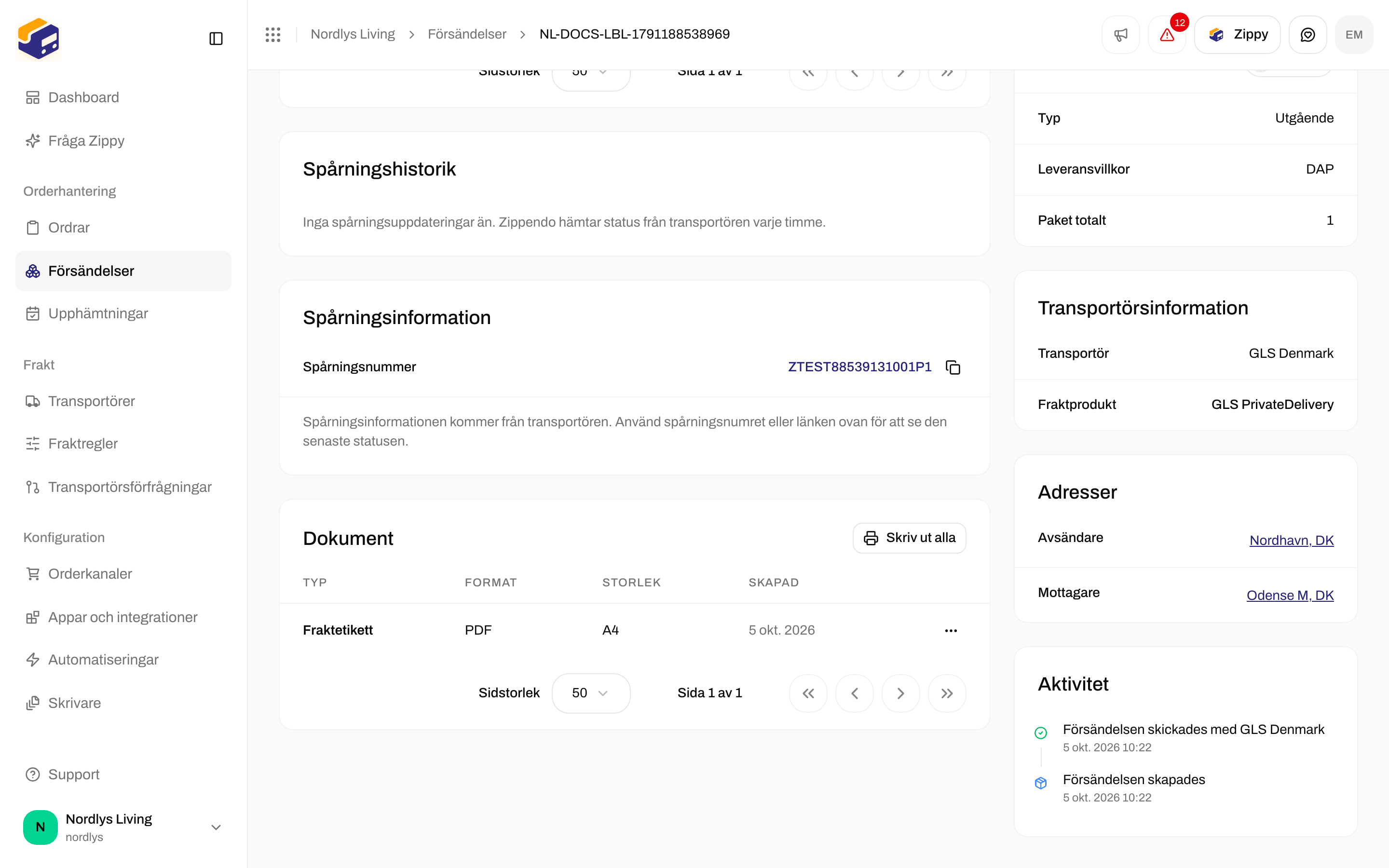 Försändelsens avsnitt Dokument med en rad Etikett i PDF-format och Skriv ut alla