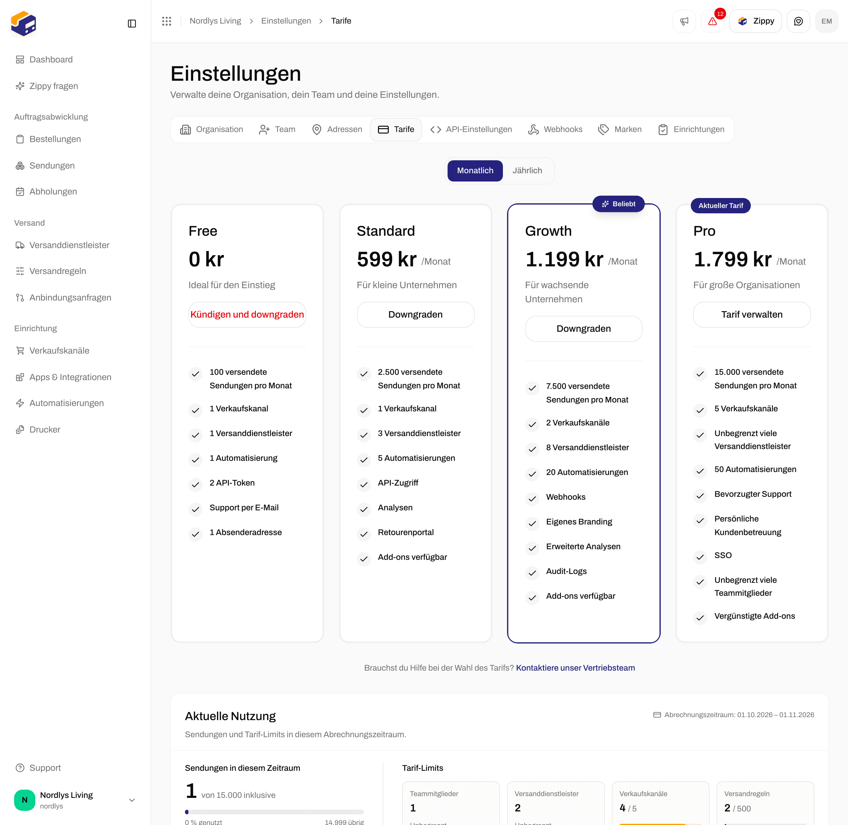 Tarife mit den Schaltflächen Monatlich und Jährlich und den Karten Free, Standard, Growth und Pro