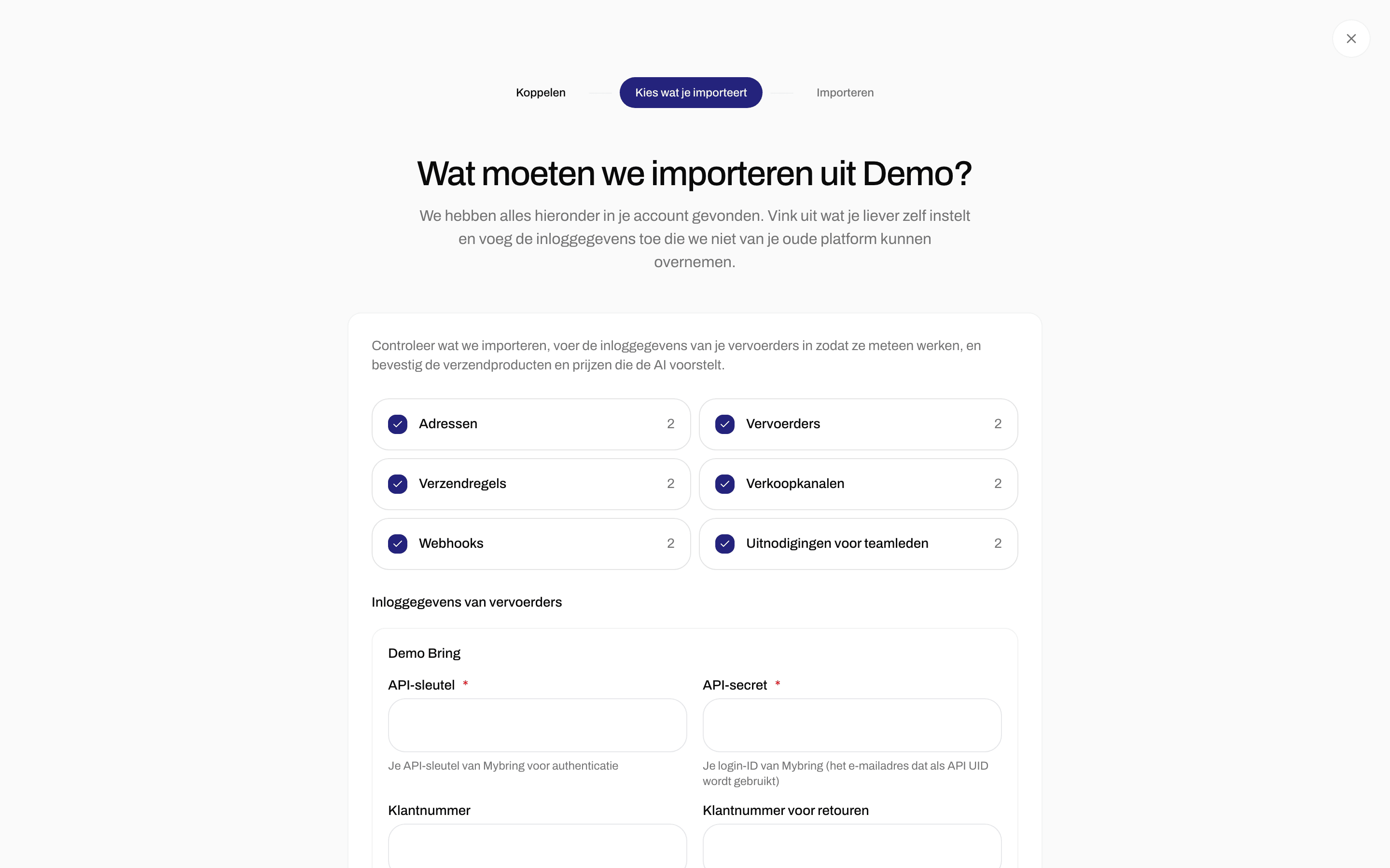 Controle van de import met selectievakjes voor adressen, vervoerders, verzendregels, verkoopkanalen, webhooks en uitnodigingen voor teamleden, gevolgd door velden voor inloggegevens van vervoerders