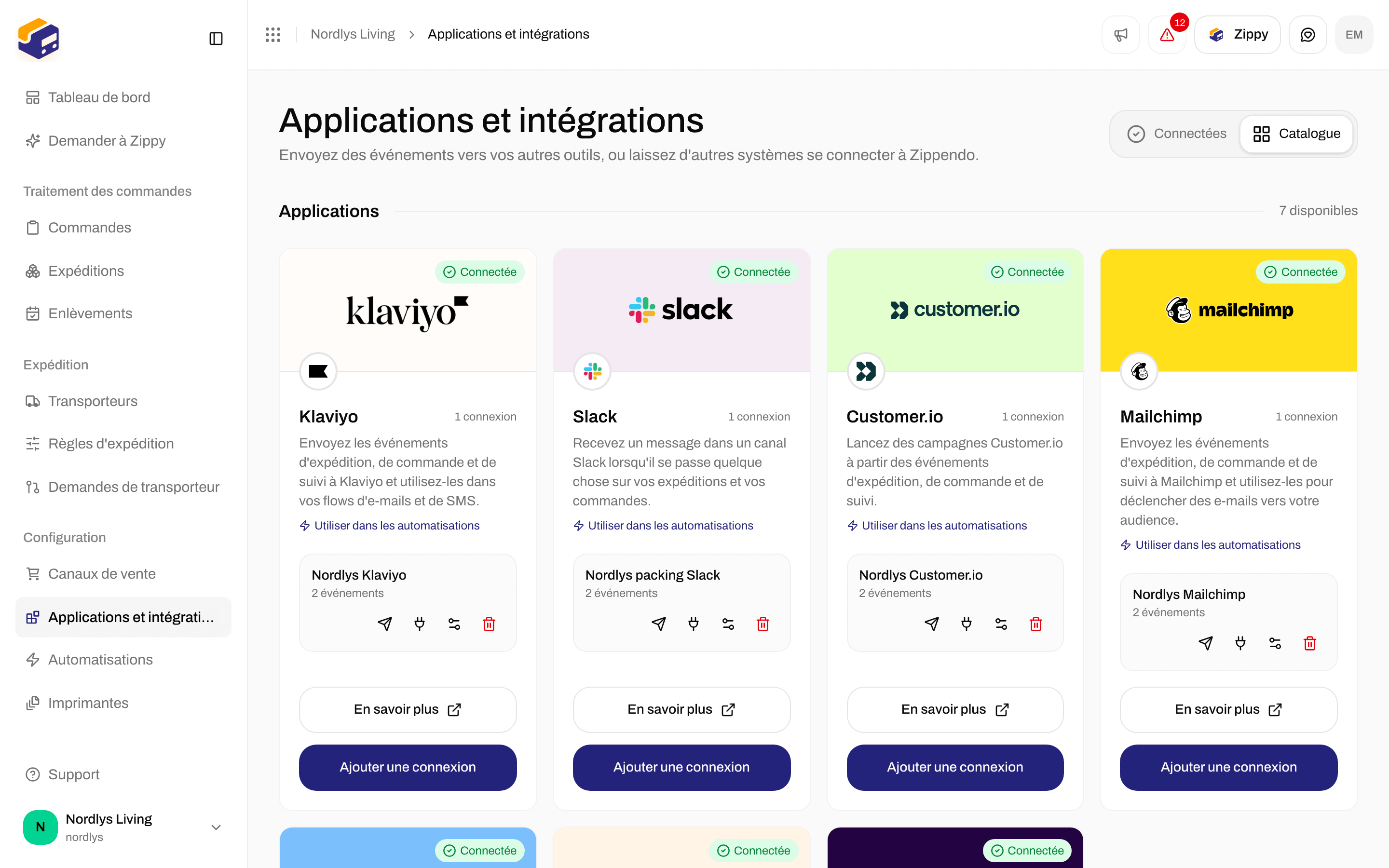 Catalogue avec la carte Slack et ses boutons Utiliser dans les automatisations, En savoir plus et Connecter