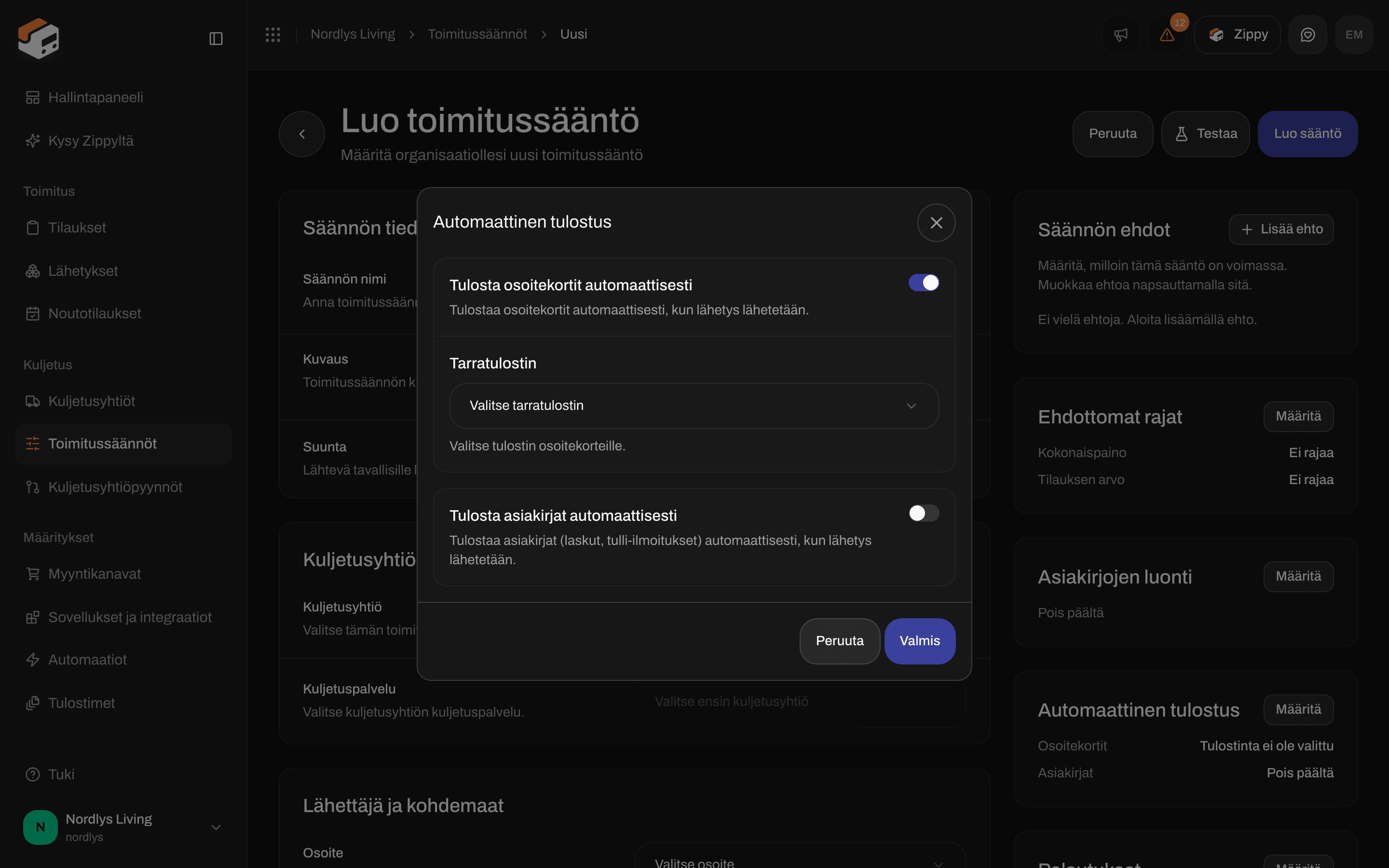 Toimitussäännön Automaattinen tulostus -valintaikkuna, jossa Tulosta osoitekortit automaattisesti on kytketty päälle ja Tarratulostin-luettelo