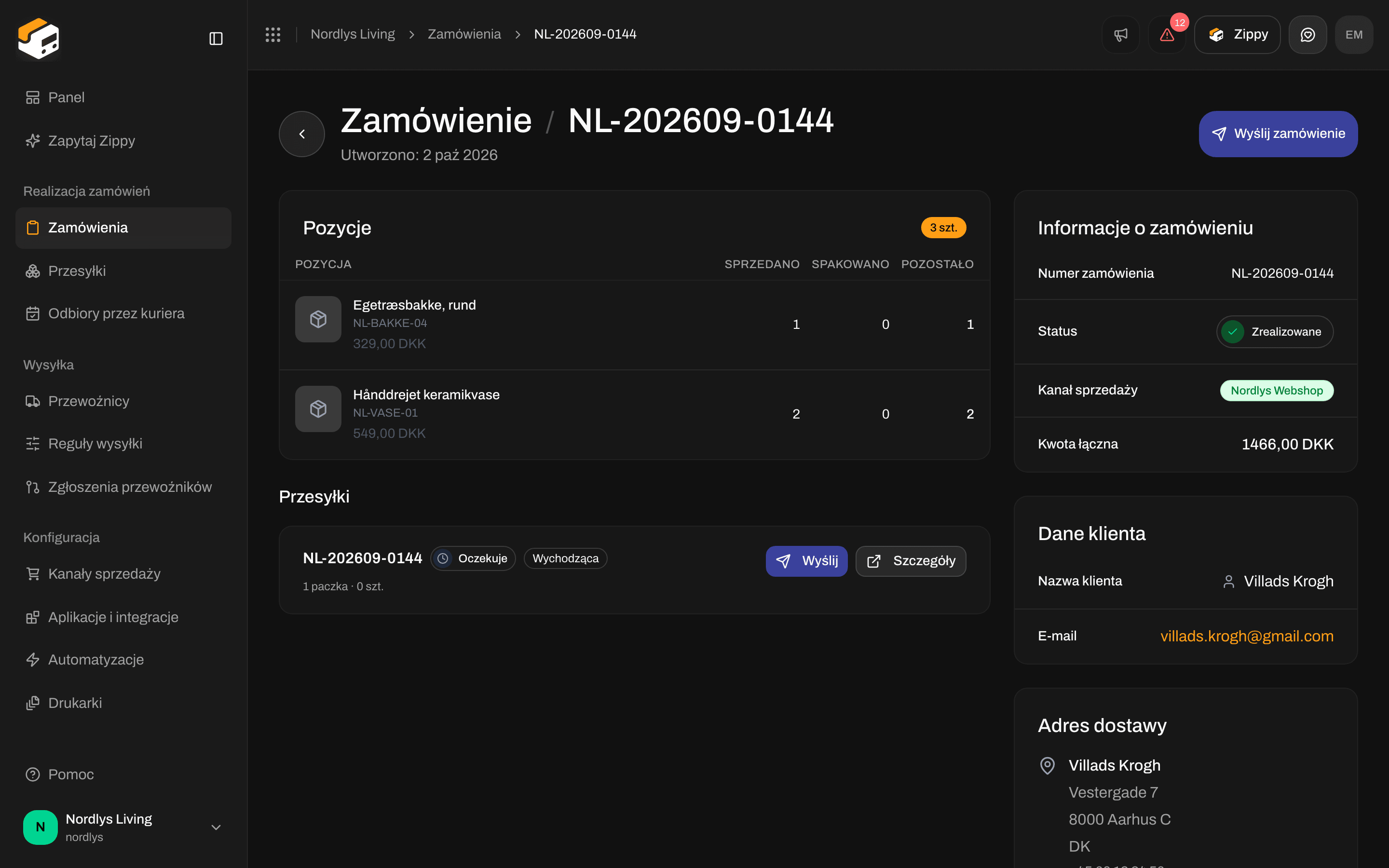 Sekcja Przesyłki zamówienia z przyciskiem Wyślij zamówienie u góry i kartą oczekującej przesyłki