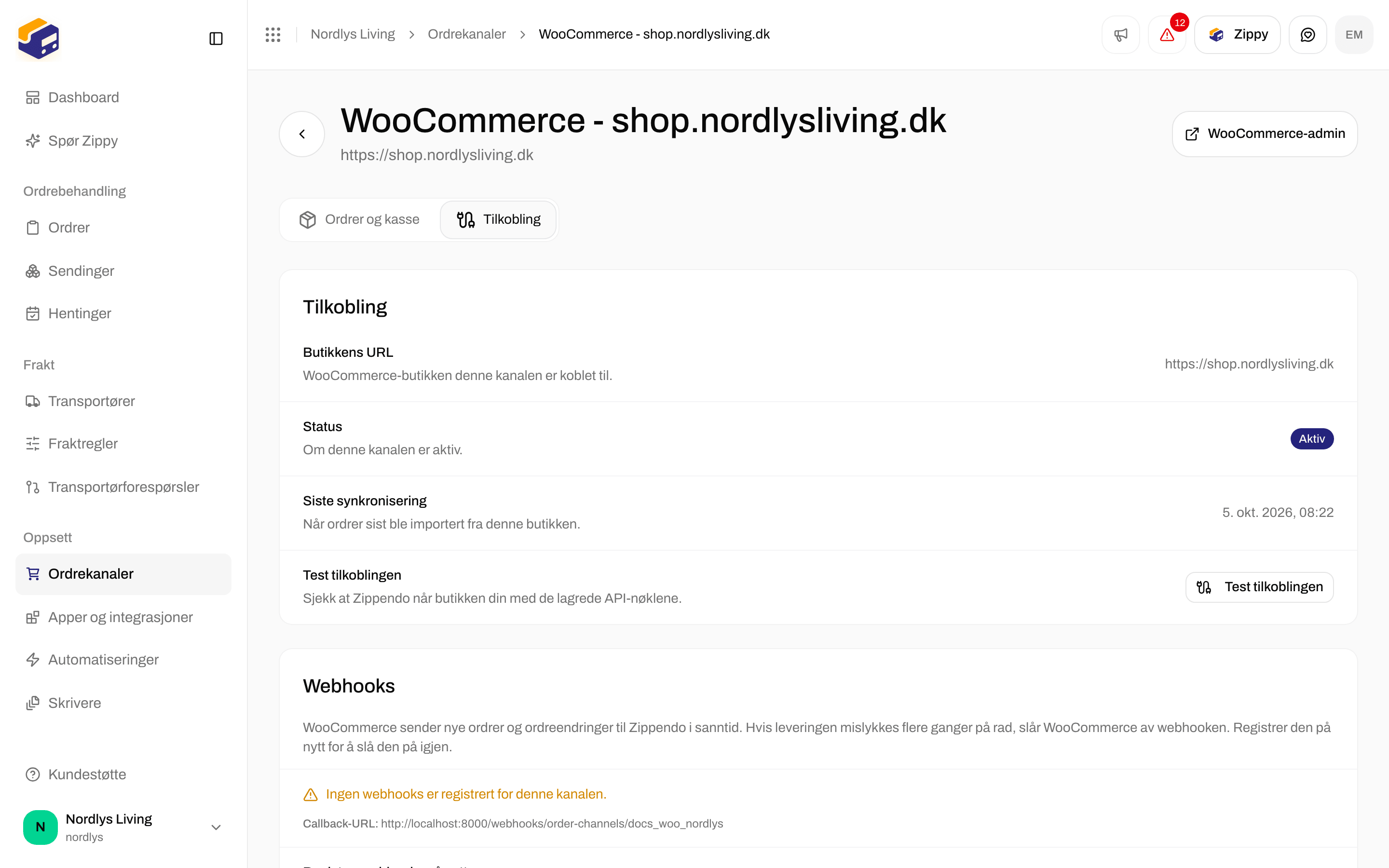 WooCommerce-fanen Tilkobling med Butikkens URL, Status, Siste synkronisering og Test tilkoblingen